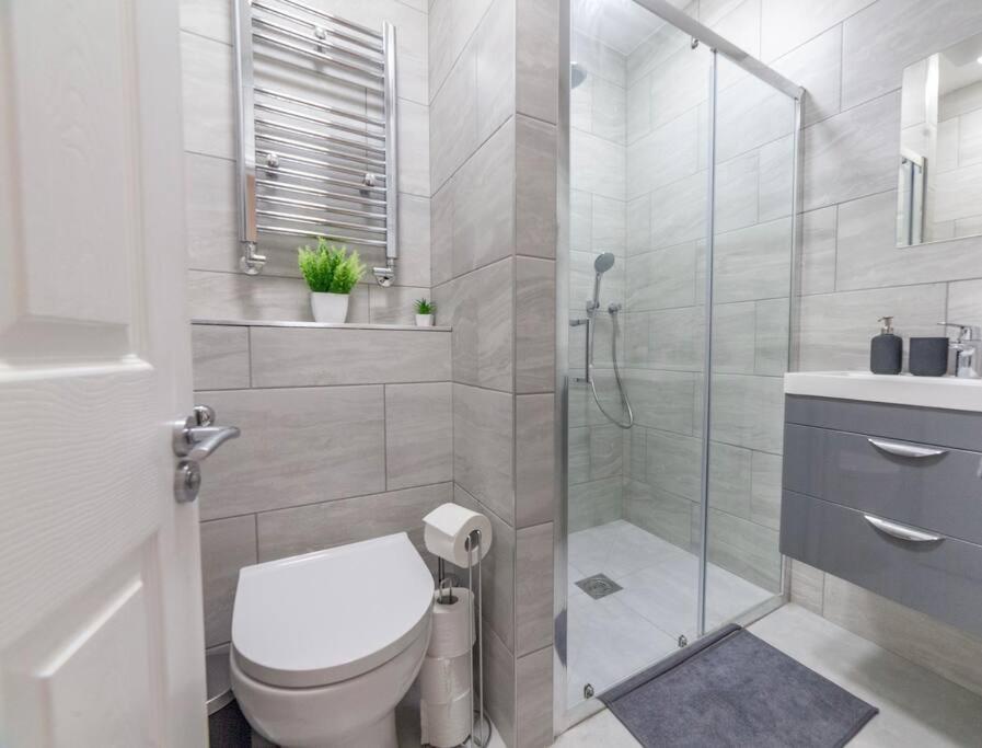 Appartamento Sunny, 2bed 2bath, Garden Near Hyde Park *
