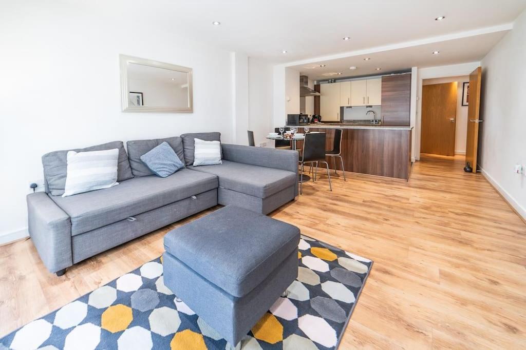 Liverpool St Shoreditch Terrace *