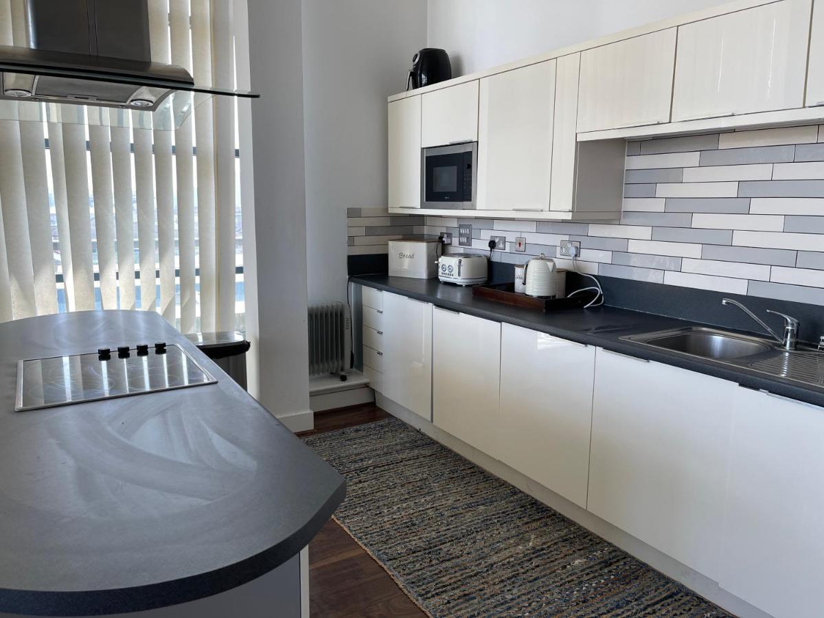 3 Bedroom Stunning Penthouse Apartment London