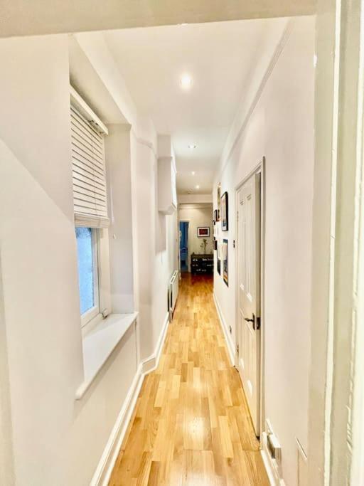 Spacious Flat With Huge Patio In *