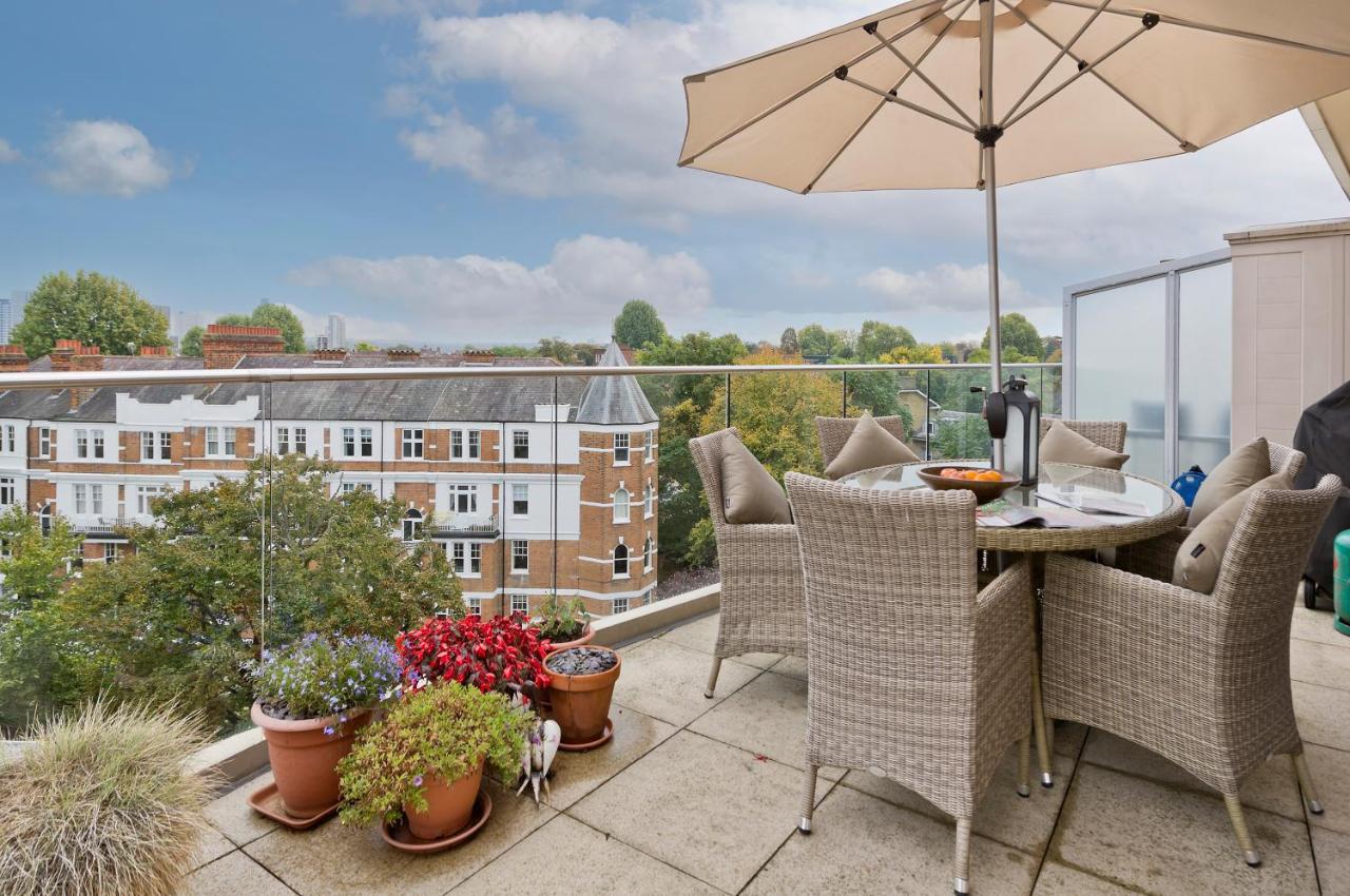 Superb With Terrace Near The River In Putney By Underthedoormat * Londen