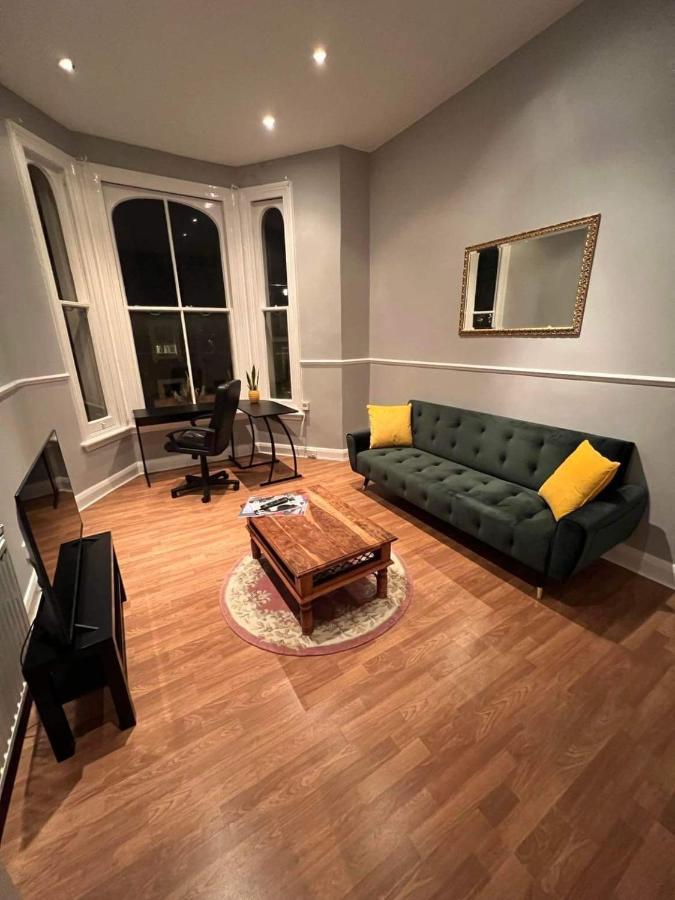 Central, Cozy Victorian Flat Next To Harrods Appartement Londen