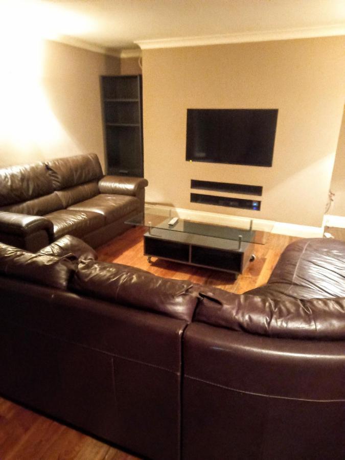 Apartment Elegant & Spacious Parkside 2-bedroom 2-bathroom Flat In Period Building On Blackheath Common - Private Entrance, Great Greenwich Location, Easy For O2 Arena And City! London