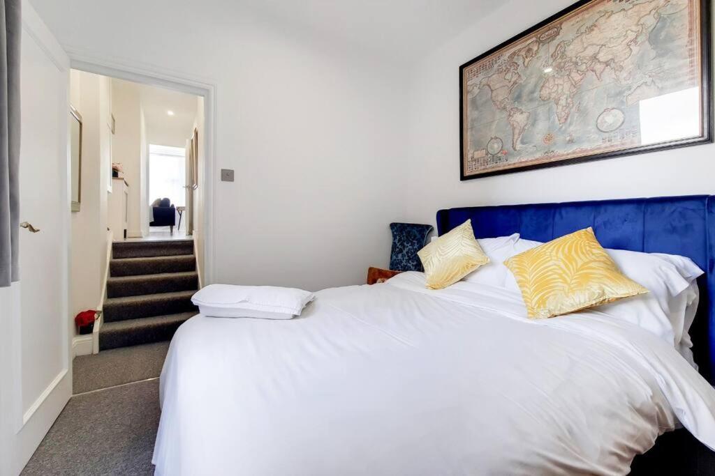 Immaculately Presented 1 Bed Appartamento *