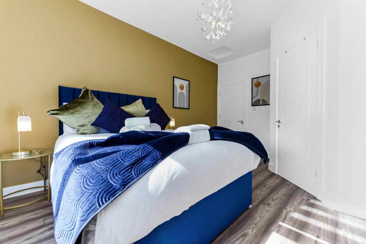 Lägenhet Lovely Two Bedroom With Ensuite Bathrooms *