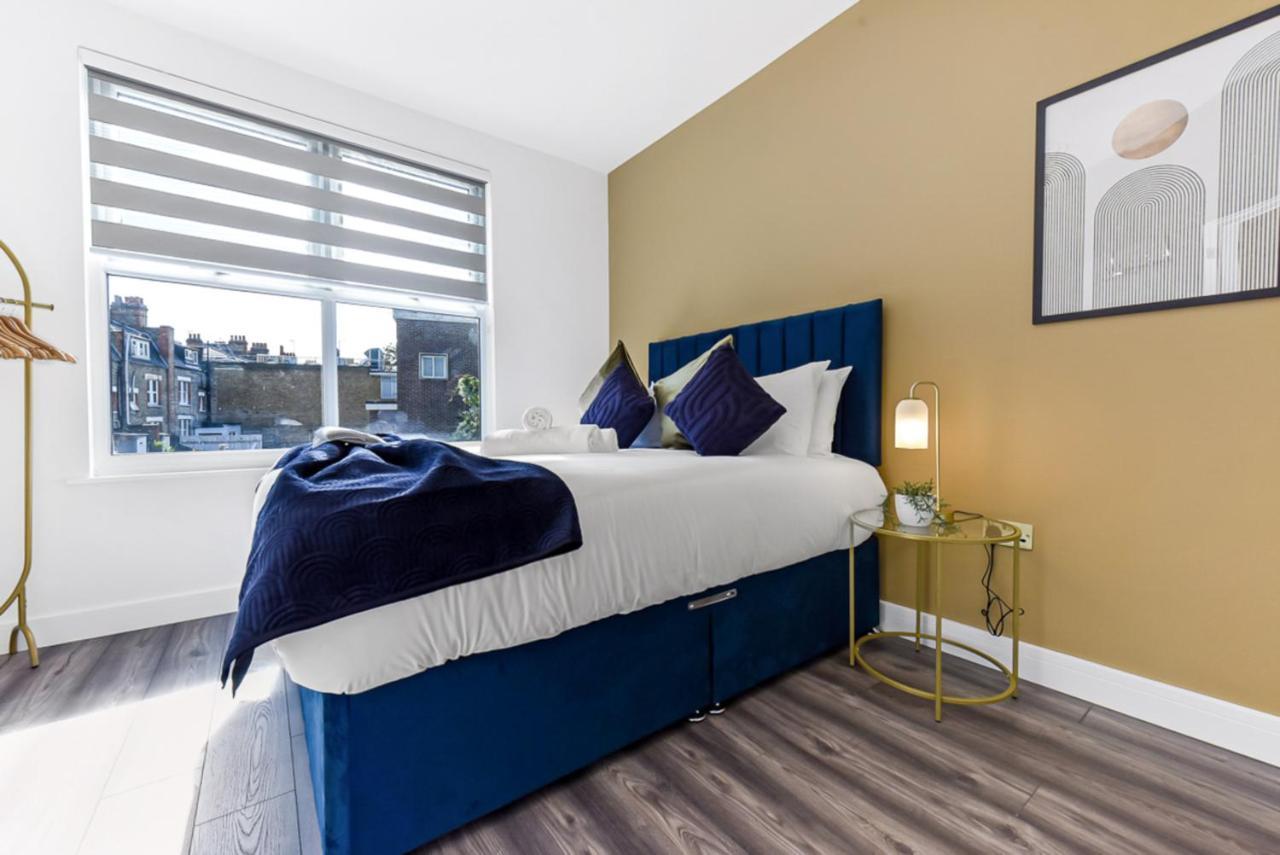 Lovely Two Bedroom With Ensuite Bathrooms Lägenhet