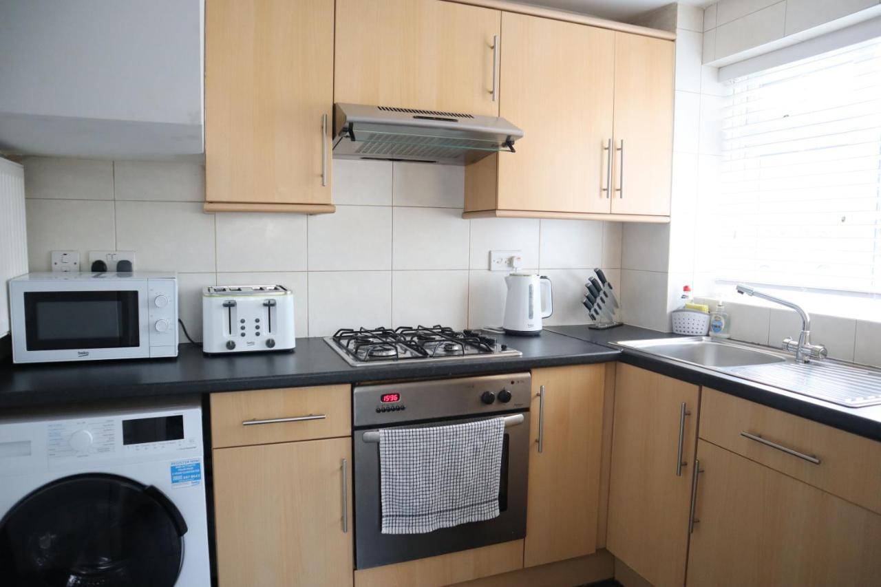 Twelve Thirty Serviced - Balham Apartment *