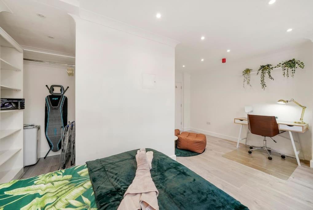 Apartment Modern 2 Bedroom In The Heart Of