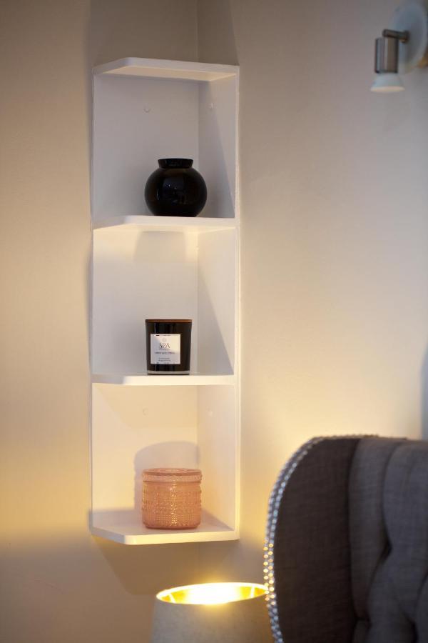 Avari - Winchester Collection * London