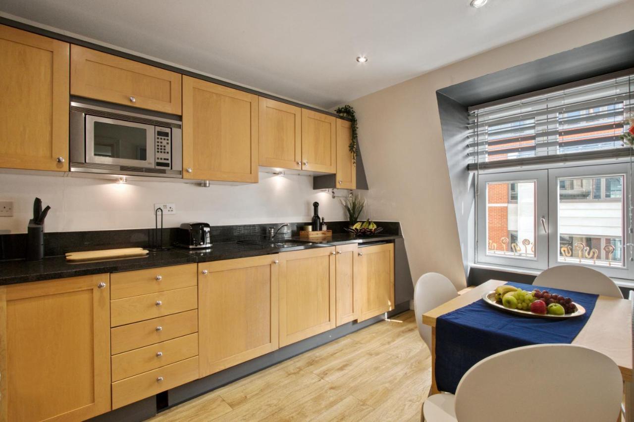 2-bed 2-bathroom Mayfair - Maddox St Londra