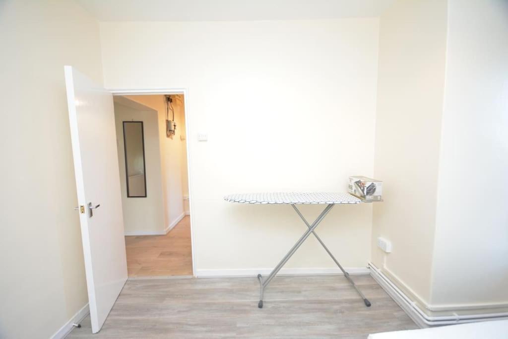 Lejlighed Lovely 4 Bedroom Close To The City Walking Distance From The Rivere View *