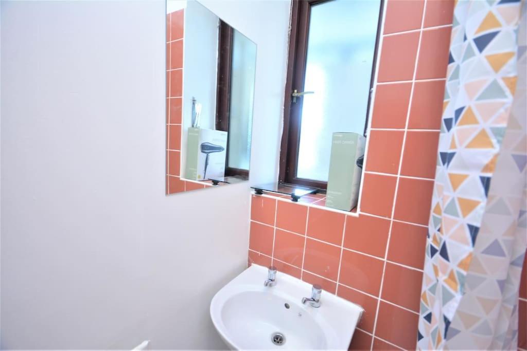 Lovely 4 Bedroom Close To The City Walking Distance From The Rivere View Lejlighed *
