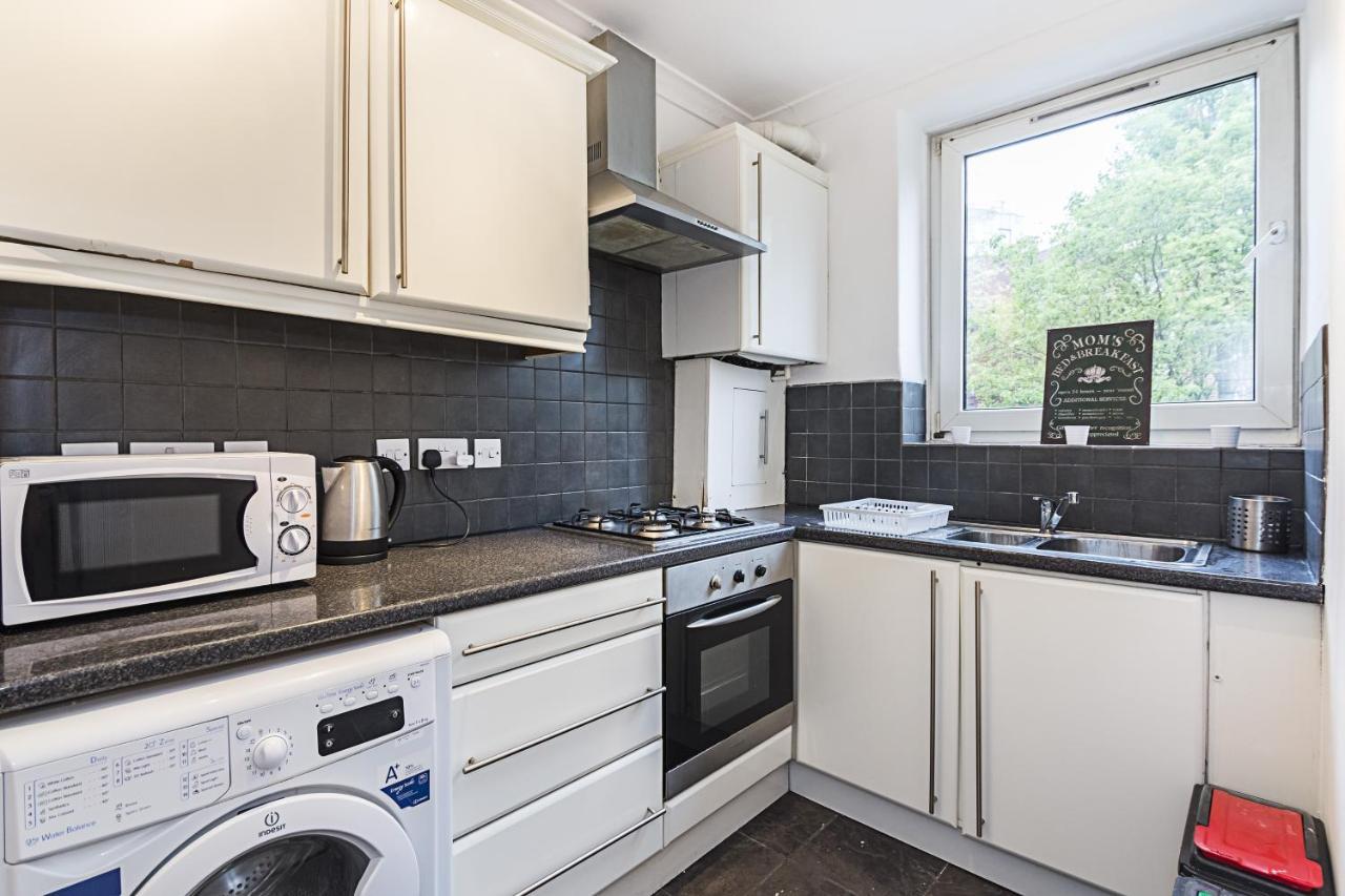 Comfortable 3 Bed Flat Zone 1 *