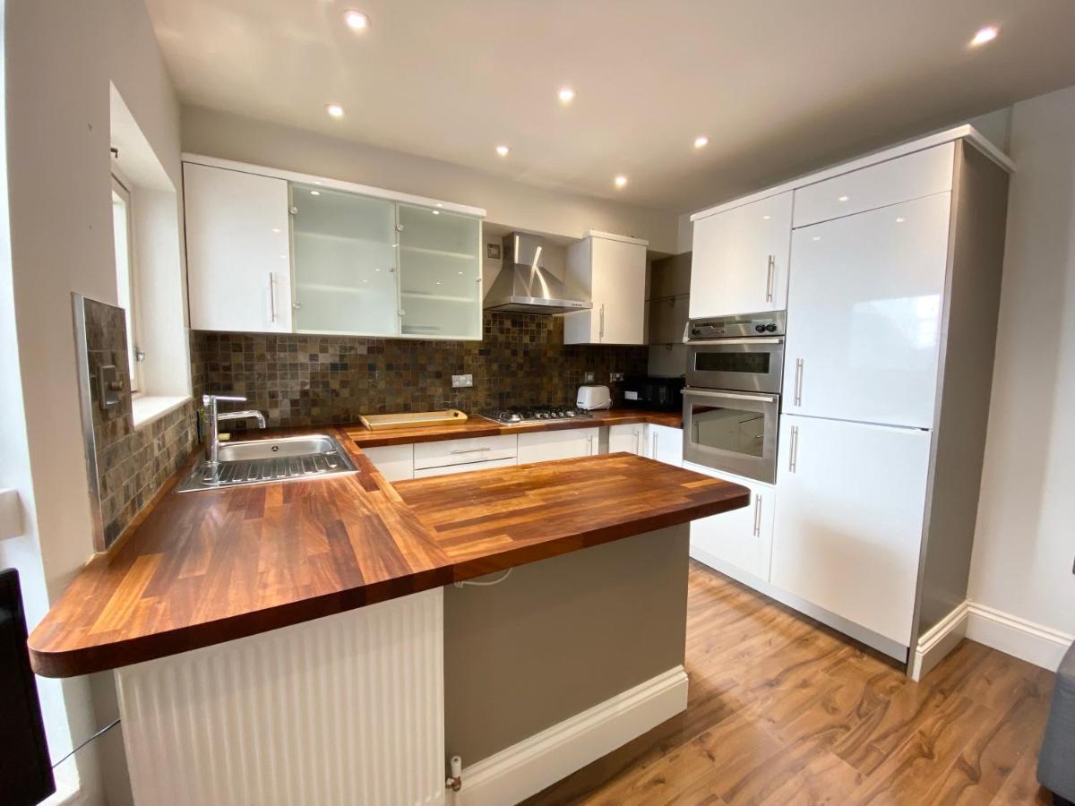 Stylish Maisonette And In Victoria Lejlighed London