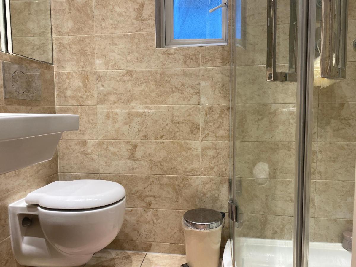 A Lovely Guest In West London