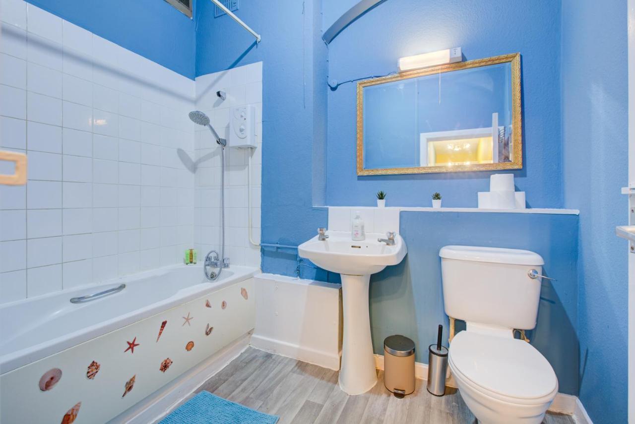 Inviting 2-bed Budget In *