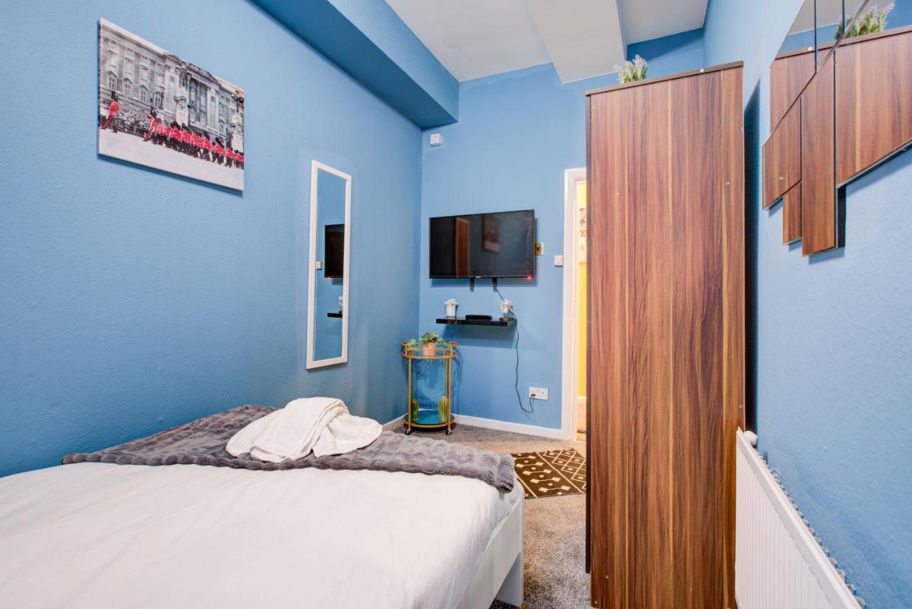 Inviting 2-bed Budget In Lägenhet