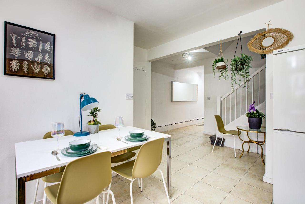 Gorgeous 4 Bedrooms, 5-baths House In Near Edgware Road, Oxford Street, Hyde Park Lägenhet