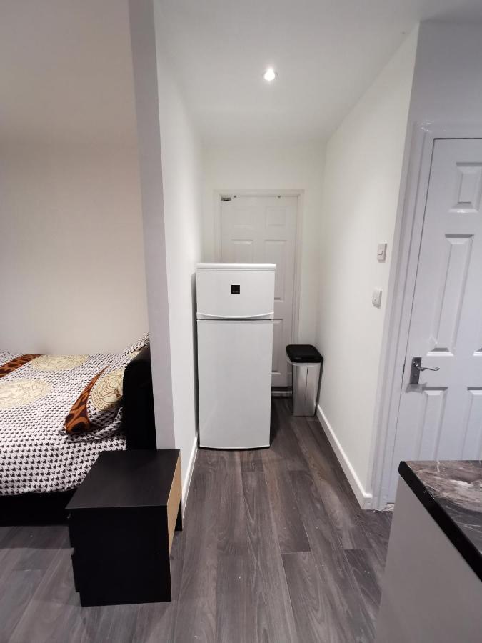 Studio Self Contained Double Bedroom London
