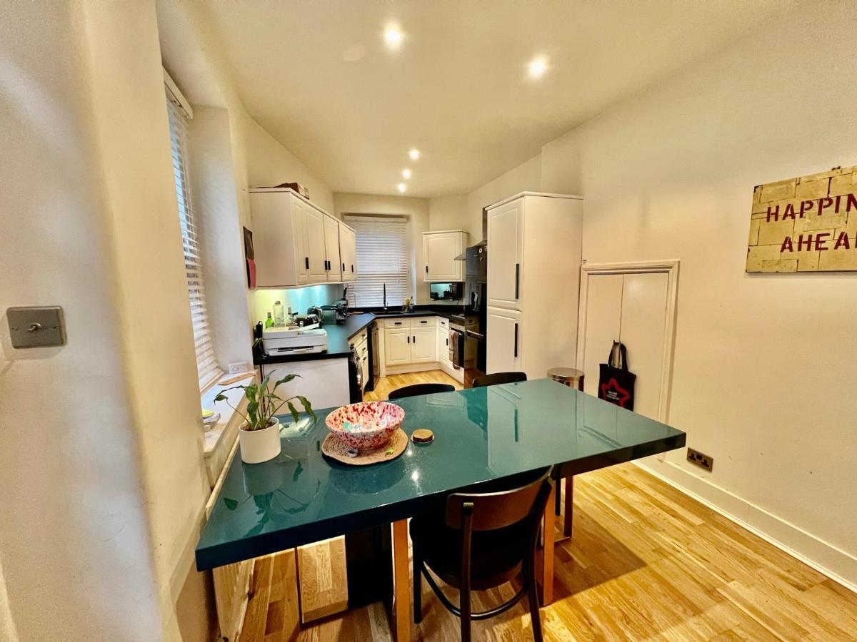 Apartment Spacious Flat With Huge Patio In Central *