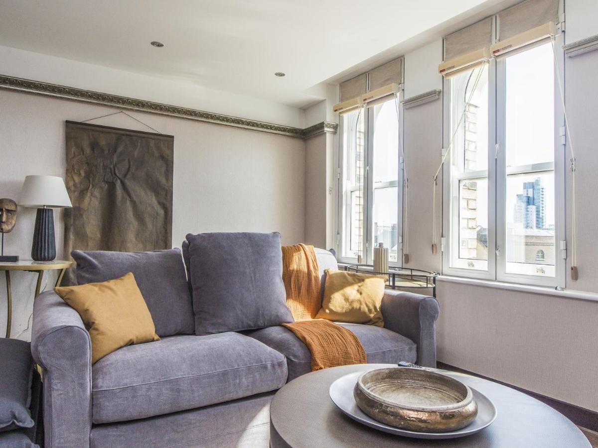 Appartement Pass The Keys Modern Bridge With A Rooftop Profile Londen