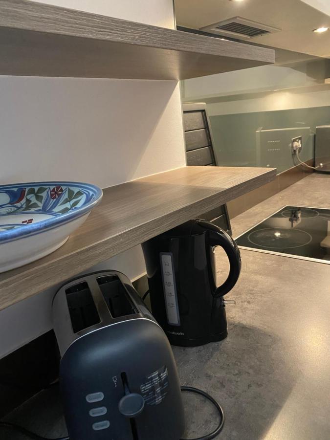 Beautiful Modern Studio In High Street Kensington Lejlighed *