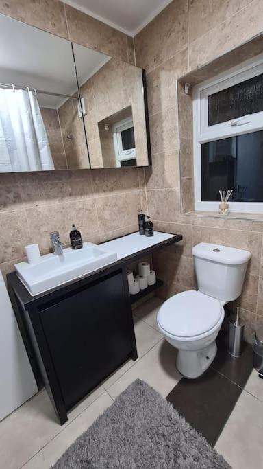 Lägenhet Luxury 1 Bedroom Flat In The Heart Of Wood London