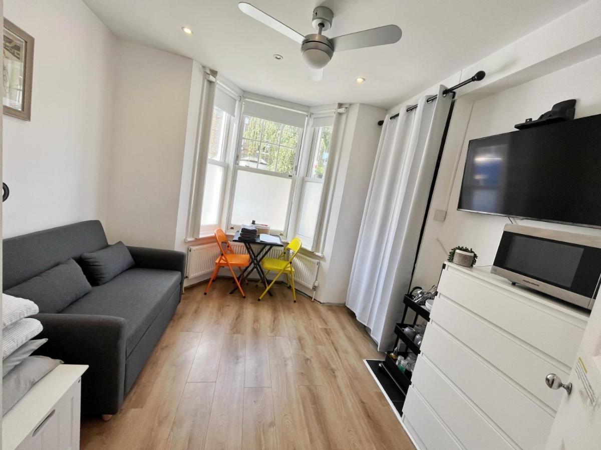 Lägenhet Renovated Small Self Contained Studio *