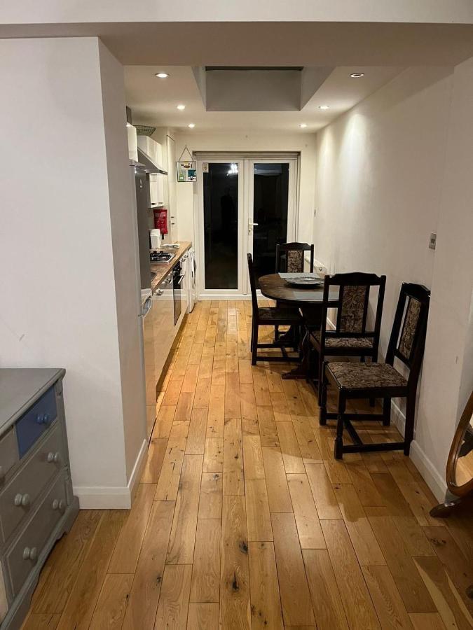 Casa vacanze Chiswick Two Minutes Station Londra