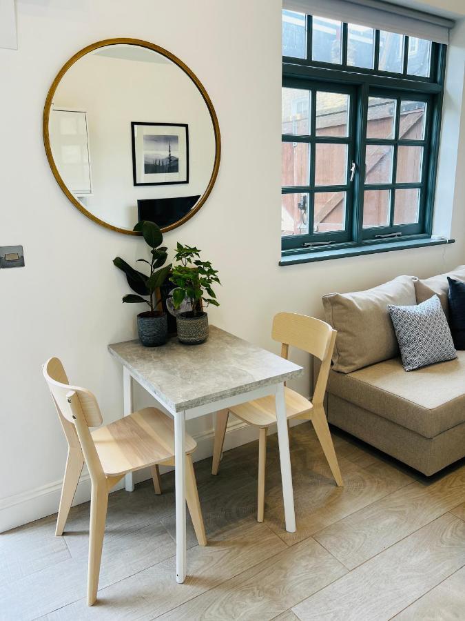 Forge - Pretty 1 Bedroom With Free Off Street Parking Lejlighed