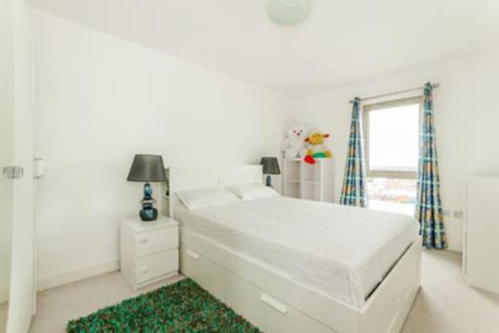 Luxury 2 Bedroom In With Free Parking * Londra