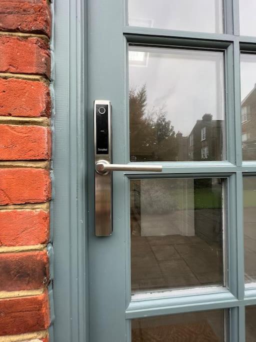 Forge - Pretty 1 Bedroom With Free Off Street Parking * London