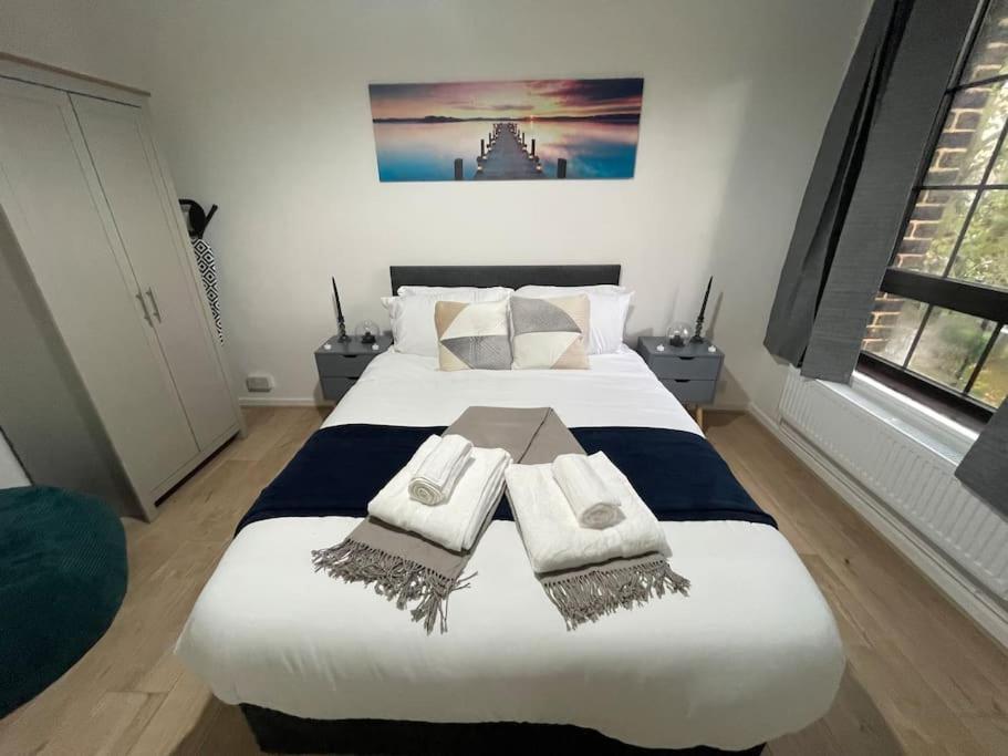 Lägenhet Lovely 2 Bedroom Available In Shoreditch *