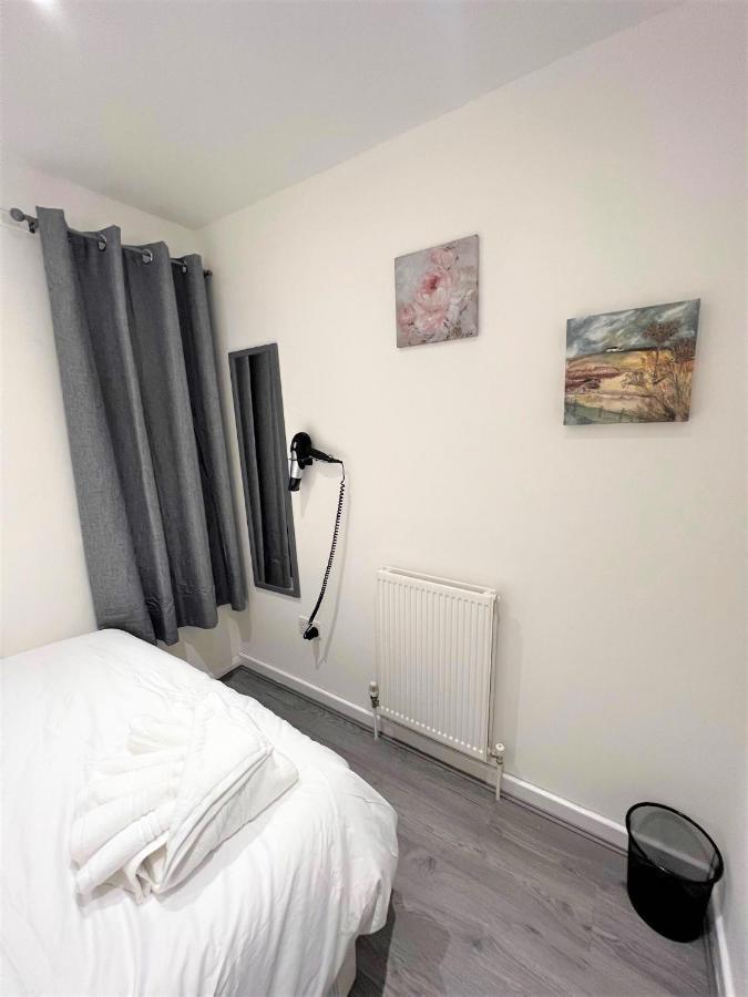 Gasthuis Stepney Beds To 24 *