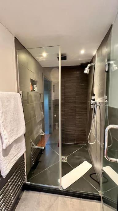 Appartement Bond Style In South Kensington