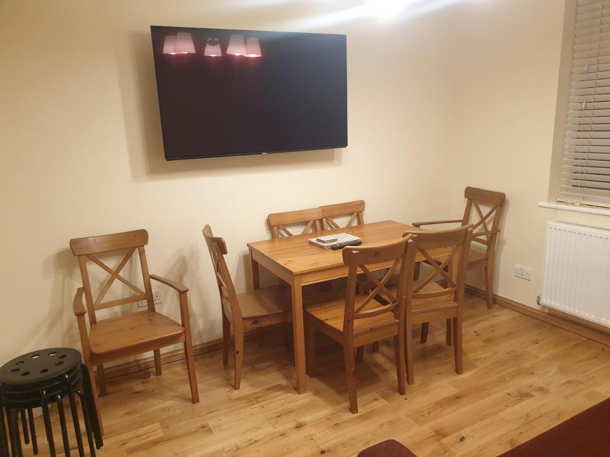 Lägenhet Luxury 3 Bedroom Flat 1min Walk From Underground, With Free Parking Sleeps X10