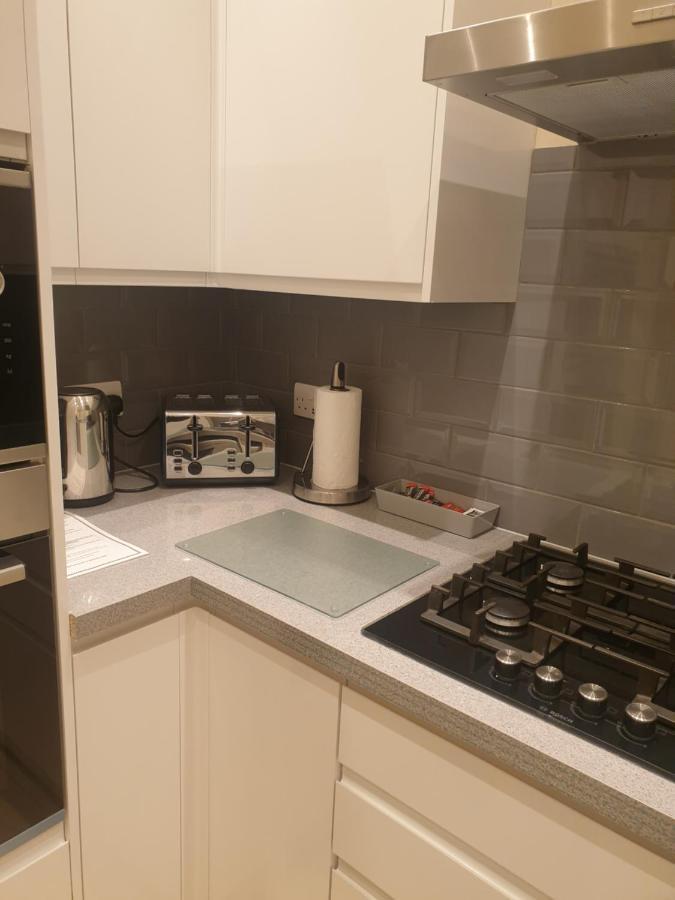 Lägenhet Luxury 3 Bedroom Flat 1min Walk From Underground, With Free Parking Sleeps X10