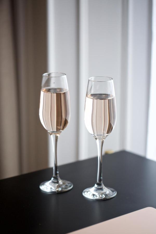 Avari - Winchester Collection * London