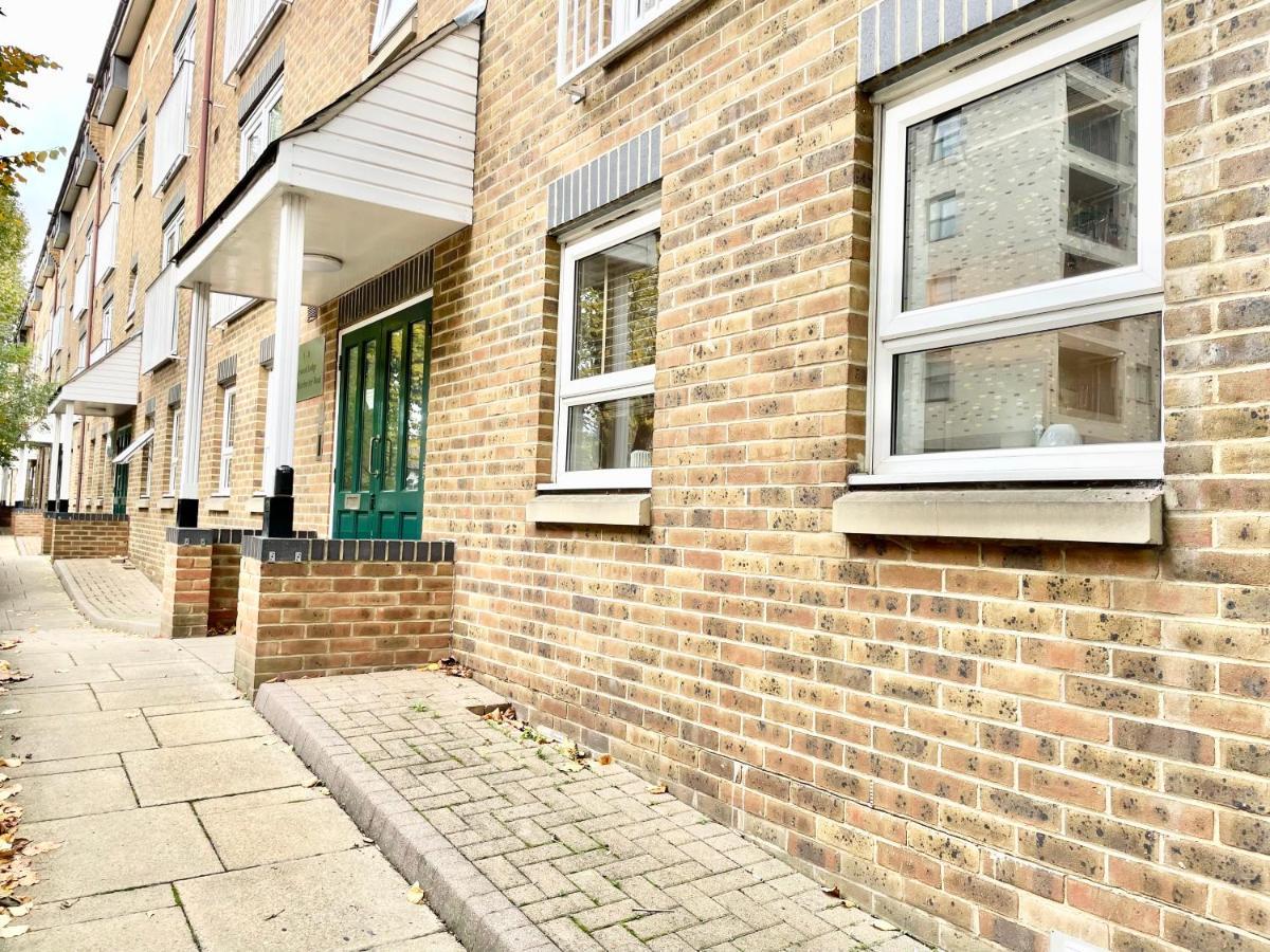 Appartamento Verwood Entire With Free Gated Parking On The Island Londra