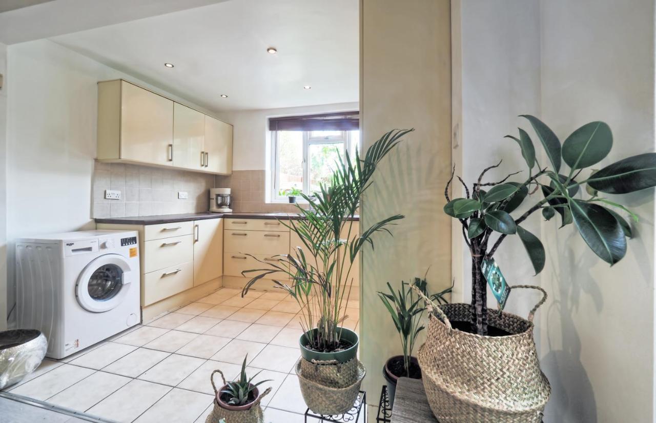 Appartamento Stunning, Large 1 Bed Riverside Flat Londra