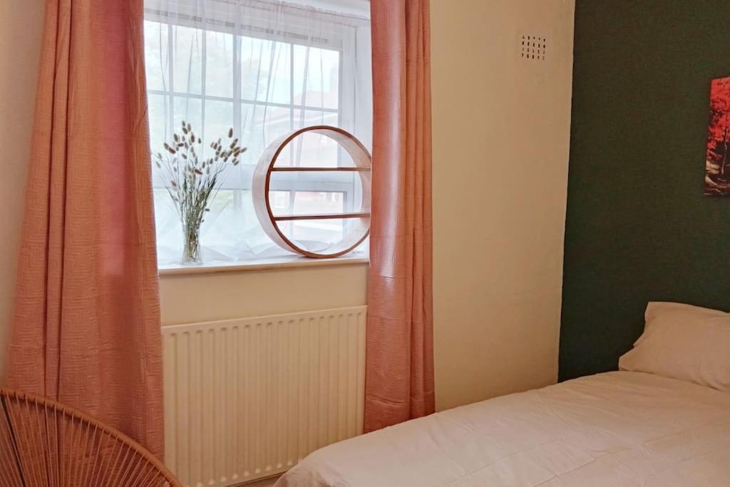 Apartment Greenwich 1930s Retro Flat