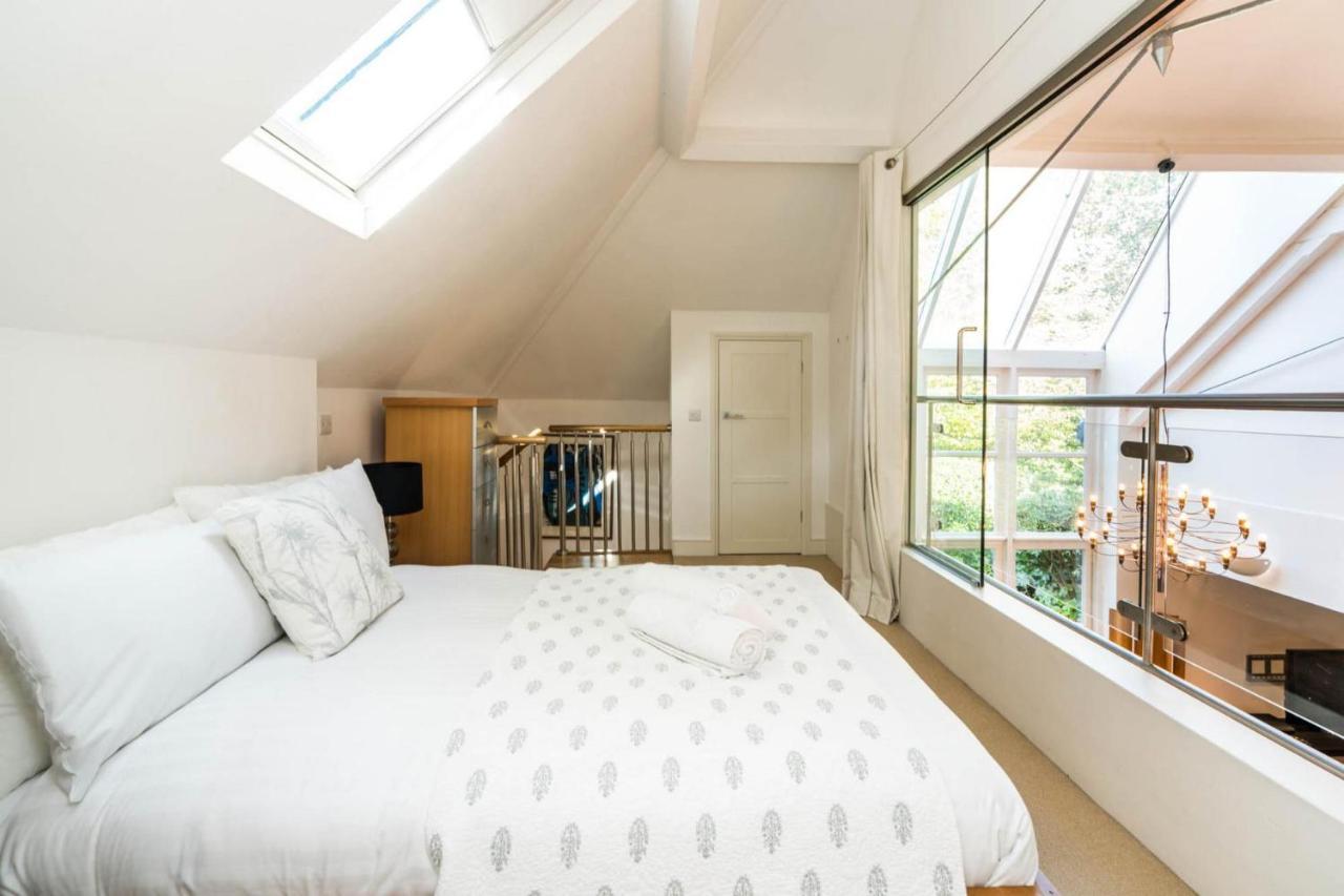 Holiday home Unique 2 Bedroom Converted Artists Studio *