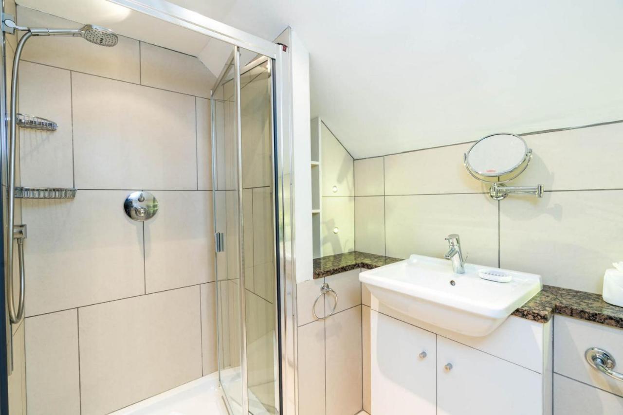 Unique 2 Bedroom Converted Artists Studio * London