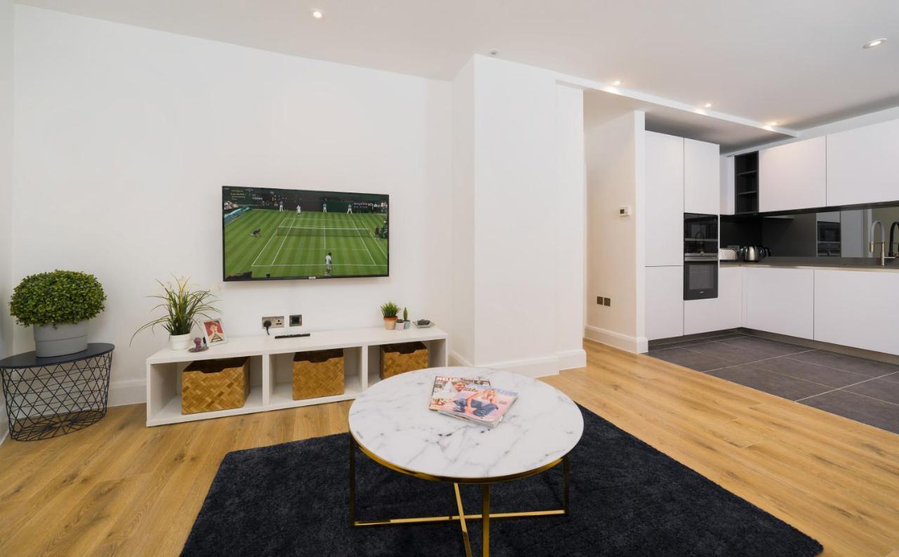 Apartment Panther House By Oval *