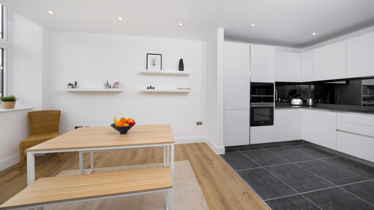 Panther House By Oval Apartment London