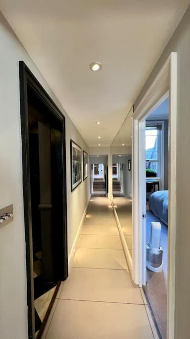 Bond Style In South Kensington Appartement