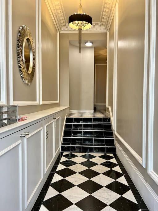 Bond Style In South Kensington London