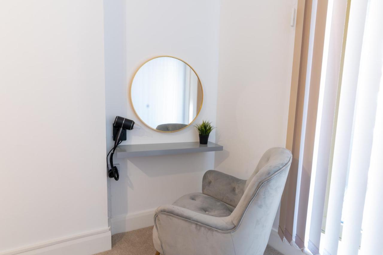 Luxury 2 Bedrooms - 2 Bathrooms - F5 * London