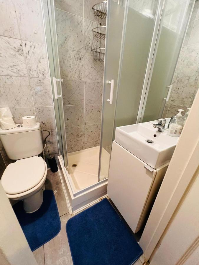 F12- Spacious 2nd Floor Flat Fits 3 Near Paddington Lägenhet *