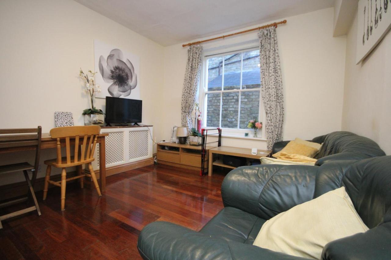 Three Bedroom Flat With Garden In Fulham * Londen